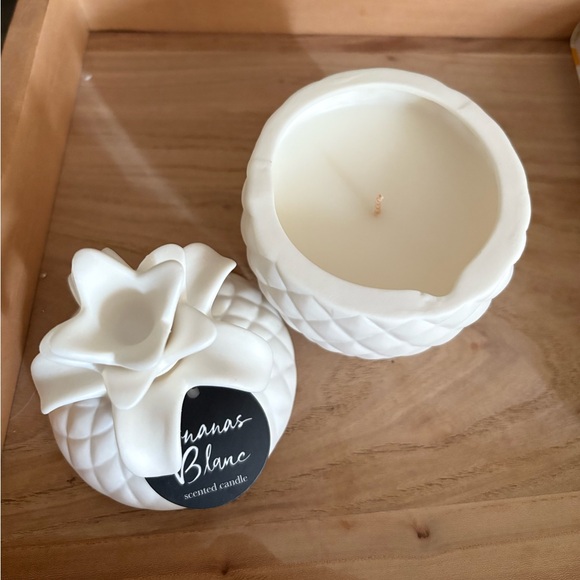 Zodax Ananas Blanc Pineapple ceramic candle - Picture 5 of 8